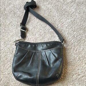 Elegant Black Leather Shoulder Bag